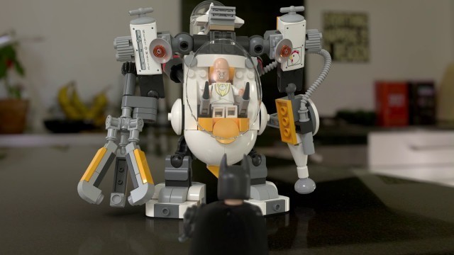 'Egghead Mech Food Fight - LEGO Batman Movie - 70920 Product Feature'