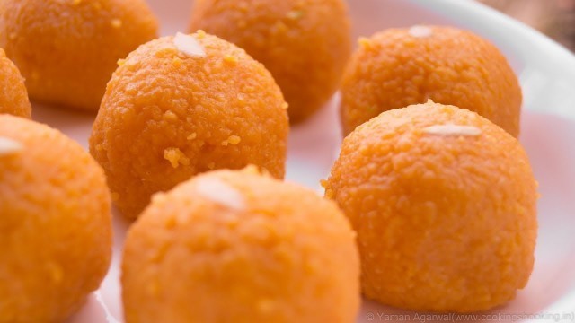 'Motichoor Ladoo Recipe |  Indian Sweet Laddu | Homemade Indian Recipes | Hindi'