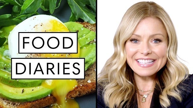 'Everything Kelly Ripa Eats in a Day | Food Diaries: Bite Size | Harper\'s BAZAAR'