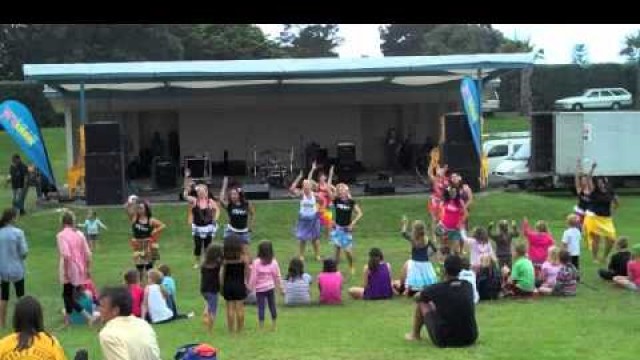 'HOT HULA Fitness Demo 25 Mar 2012 Gisborne New Zealand'