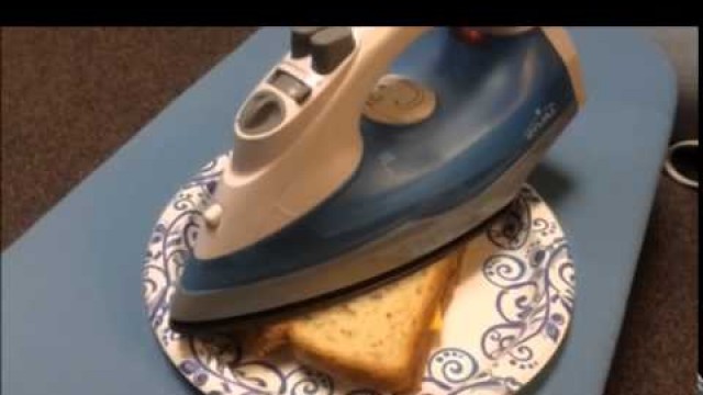 'Dorm Hack: Stove-less Grilled Cheese Sandwich'