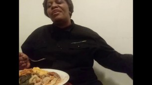 'Soul Food Mukbang Vlog/ Yes guys I Cooked a Soul Food Dinner!! This Food is Fye!!❤️❤️❤️'