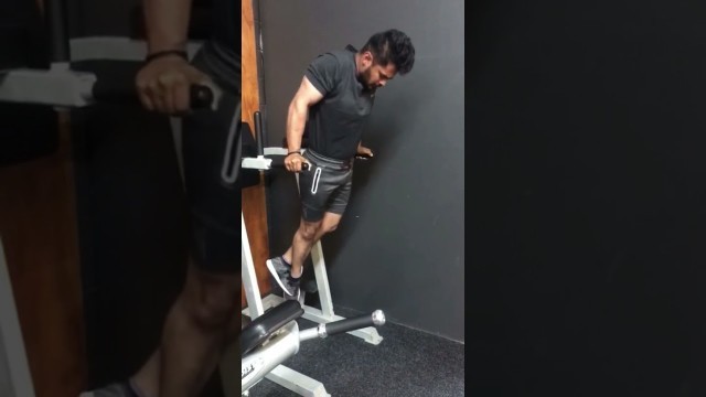 'Super blessed #fitness #bardips'