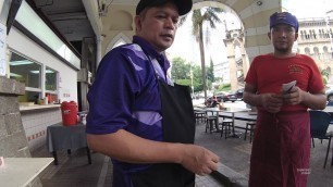 'Malaysia Street Food 83 Part.3 Dancing Egg Roti Goyang Restoran Depo Che Jun KL YN020413'