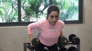 'Aamna Sharif\'s TERRIFIC Fitness Workout Session'