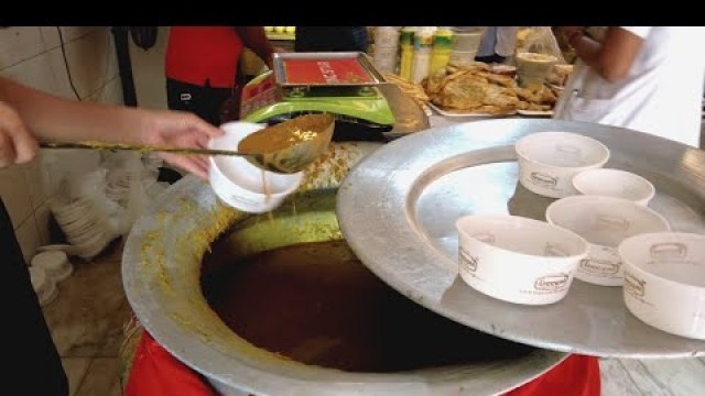 'Famous Haleem | Spicy Tasty Haleem | Street Food of Dhaka | Food Cart'