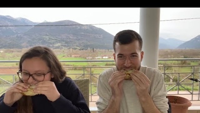 'Food fight ft. Γιωτουλα'