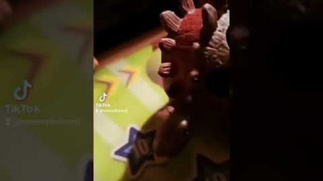 'Food fight animals'