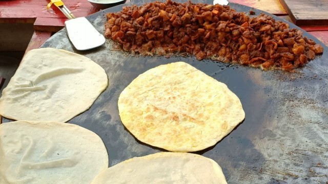 'Bot-Ruti | পরোটা ও গরুর ভুঁড়ি ভাজা | Street Food Cart'