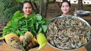 'Fresh shrimp baby bamboo shoot soup in rainy day - Buy food from market - Healthy cooking'