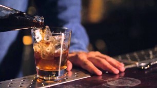 'How to Make A Godfather Cocktail - Jack Daniels Old No.7 Cocktail Recipes'