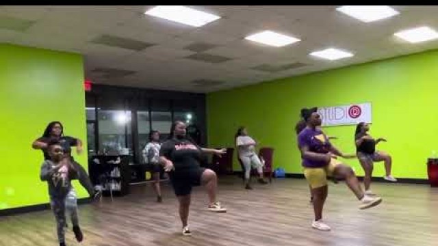 'Ultra Violet Dance Fitness - Money by Cardi B'