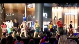 'Warm up for HOT HULA Fitness @ Orchard Road'