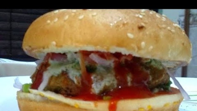 'Karachi Street Shami Burger By Somi Food Recipes#short'