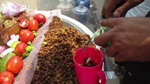 'Masala Chole Chaat | Chole Bhut Vuna | Bangladeshi Street Food  | Food Cart'