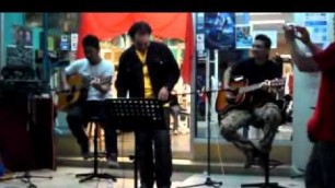 'Terima Kasih ( Awie) - Afisz Aris & Neon Band - Akustik Buskers @ Dinner Gym Priority Fitness 2014'