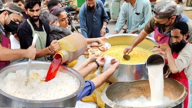 'Banana Mango Milkshake | Refreshing Street Drink Ice Shake. Karachi Street Food'