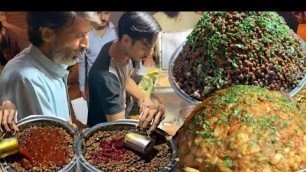 '60+ Years Old Famous Chana Chaat Wala | Karachi Street Food Bhel Puri | Non Stop Chaat'