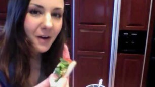 'Raw Food Recipe: Healthy Bruschetta That\'s Easy! (Ep. 11)'