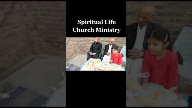 '#children #serving #prayer #meeting #distributing #food #packages'