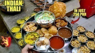 'Dhoraji Famous Indian Chatkhara Thali | Karachi Street Food'