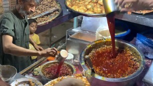 '60 Years Old Famous Chana Chaat Wala in Karachi | Street Food Aloo Cholay Chana Chaat. MASALAY CHOLE'