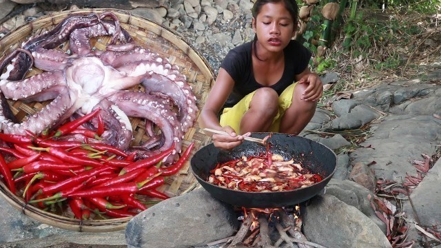 'Yummy Seafood: octopus arm spicy tasty Cooking for Lunch food ideas & Eating delicious'