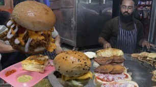 'Best Burger Places in Karachi 2021-Extreme Burgers Karachi Street Food-Karachi Pakistan Street Food'