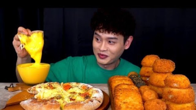 'Bonggil ASMR cheesy pizza fried food mukbang bites only #viral #fyp #new #asmr #trend #food #edit'