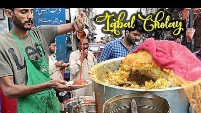 'Pakistan Chowk ke Tasty Iqbal Cholay | Street Food of Karachi'