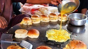 'Pakistani Street Food - The BEST BREAKFAST SANDWICHES! Fried Egg Burgers Karachi Pakistan'