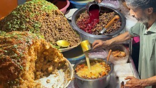 '60+ Years Old Famous Chana Chaat Wala | Karachi Street Food Masala Aloo Chole Chaat - KALAY CHOLAY'