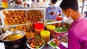 'Under $1 ! Yummy & Popular Street Meatball Bread (Numpang Brohit) | Cambodian Street Food'