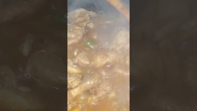 'chicken gravy #chicken #chickenfry #shorts #shortsvideo #foodtownpk #food #recipe'