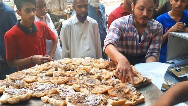 'Best ANDAY WALA Burger in Karachi | Street Food Karachi | Tasty Pakistani Burger Karachi'