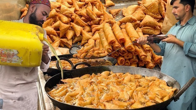 'Moosa Samosay Wala Tea Time Snack | Street Food Evening Snacks | Roll & Samosa Street Food Pakistan'