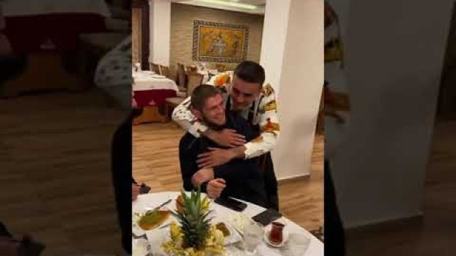 'Khabib Nurmagomedov visited Turkish chief Burak Ozdemir\'s restaurant'