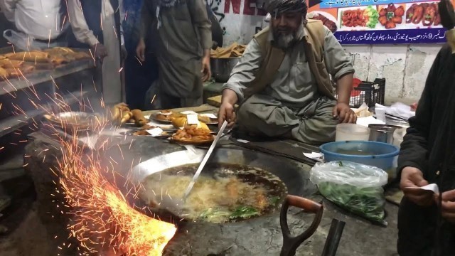 'Fried fish & Grilled fish karachi’s biggest seafood street.street food spicy lahori masala fish fry'