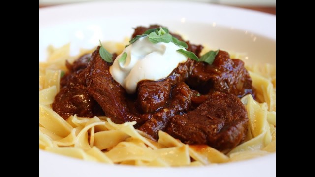 'Beef Goulash - Hungarian Beef Goulash Recipe - Paprika Beef Stew'