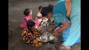 'Kids prayer before having food'