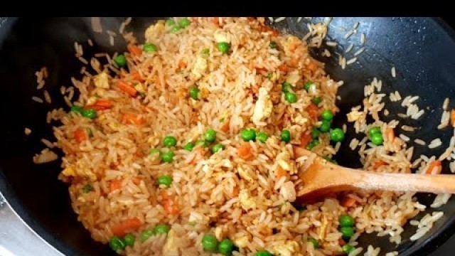 'HOW TO MAKE A DELICIOUS CHINESE FRIED RICE RECIPE'