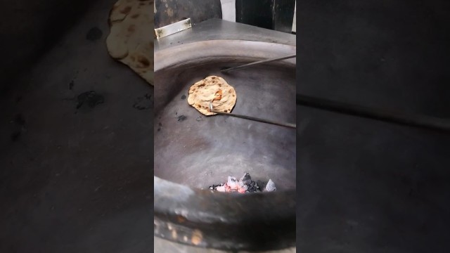 'Roti|Stuffed|Chicken #food #india #indianfood #viral #viralfood #foodie #ytshorts #eating #yummy #yt'