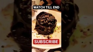 'Chocolate Fall Down Cake Rs 20/- Only In CP | STREETFOOD INDIA #shorts #foodblogger #chocolate #cake'