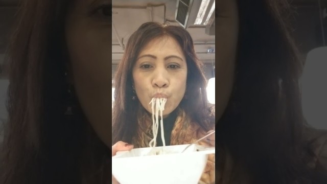 'satisfying short#viral short# mukbang, rice vermicelli ,w/ soup