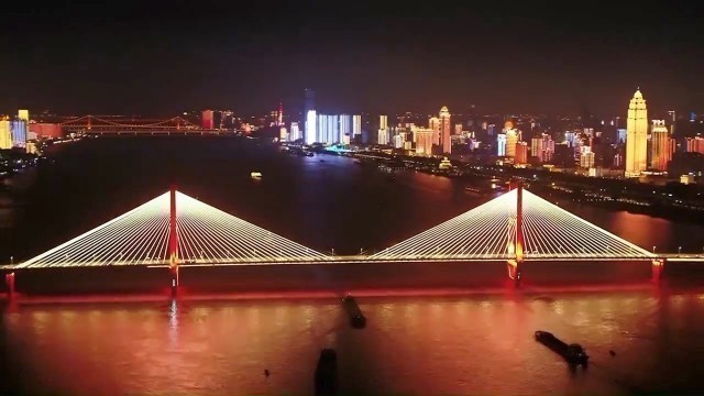 'Fabulous light shows mark Dragon Boat Festival in China\'s Wuhan City'