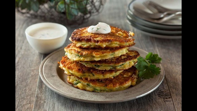 'Delicious and healthy food - Corn & Zucchini Cakes - Vegetarian food for vegans'