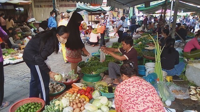 'Art Of Living In Phnom Penh Market - Daily Fresh Food And People Activities - Asian Street Food'