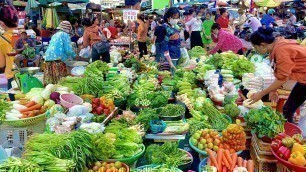 'Amazing fresh food market in Phnom Penh - Cambodia / World Foods Tour.'