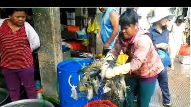 'Seafood And Big Lobsters In Central Market - Amazing Fresh Food - Phnom Penh Market'