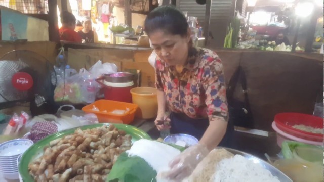 'A Walk Around At Boeung Kengkong Market - Breakfast And Fresh Food - Phnom Penh Market Part 2'